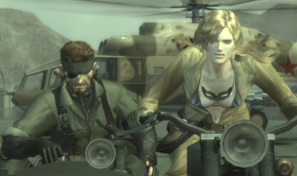 Metal Gear Solid 3: Snake Eater
Може би най-добрата игра в цялата серия. За първи път изкарва главния герой Snake на открито, давайки му редица нови възможности, а историята представя класическо филмово усещане за дълбочина на сюжета.
Snake Eater продава повече от 4 милиона копия по целия свят до 2010 г. и получава римейк през 2023 г. с обновено и подобрено съдържание, което затвърди още повече репутацията на играта.