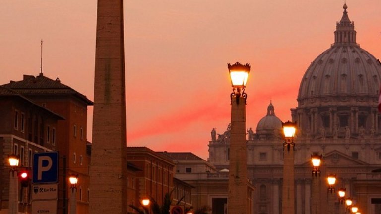Относно Сикстинската капела във Ватикана, прочутото творение на Микеладжело, туристи споделят, че на фона на цялото останало изкуство, което буквално те залива в Рим на всяка крачка, не могат да кажат, че са особено впечатлени.