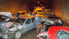 Така изглеждаше тунелът Витиня на 8 октомври след масовата верижна катастрофа, отнела живота на трима души