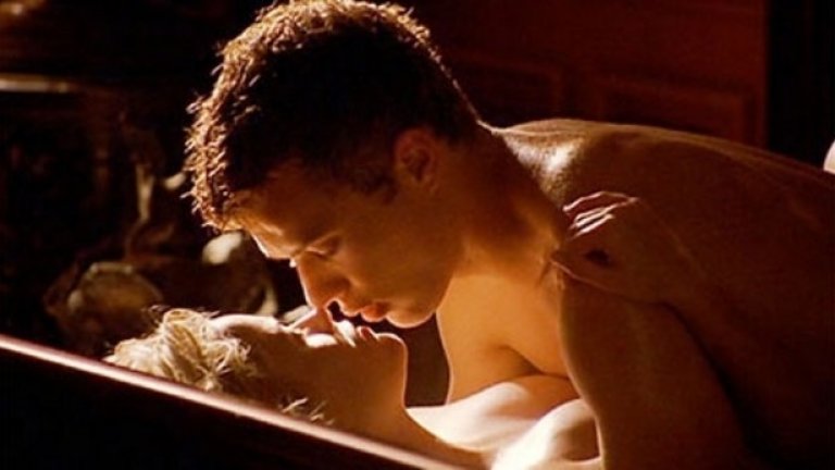 Секс игри (1999)
Сцената между Рийз Уидърспуун и Райън Филип е снимана по време, по което двамата имат връзка. Химията е осезаема.