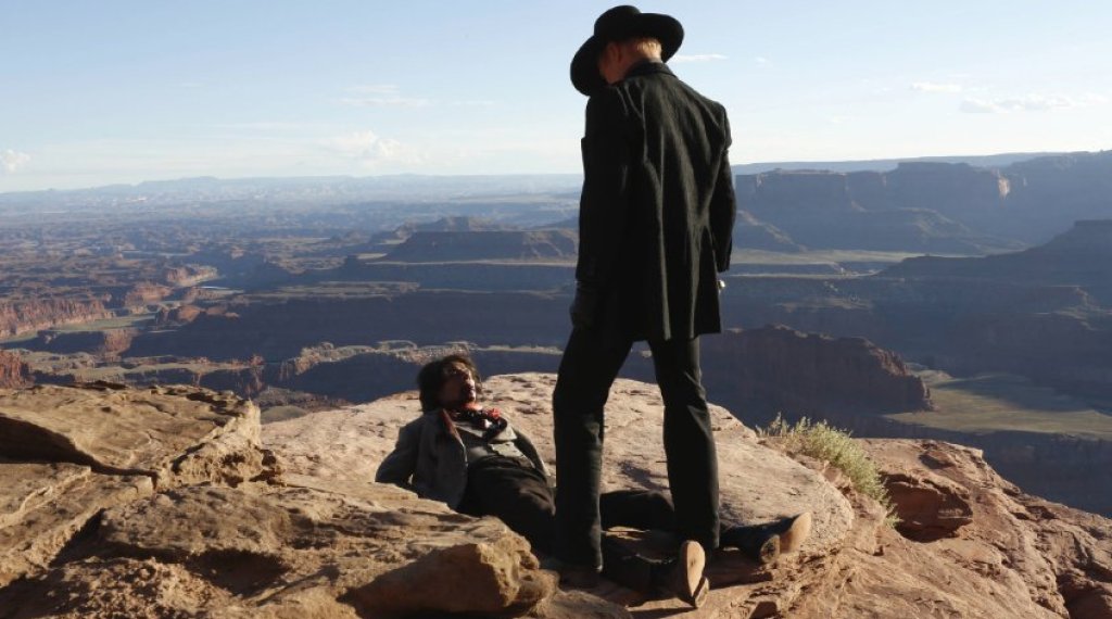 А през лятото сме в очакване на сериала Westworld - адаптация по филма на Майкъл Крайтън, с Антъни Хопкинс и Ед Харис в две от ролите.
