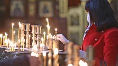 Миряните ще могат да гледат църковните служби само по телевизията или онлайн