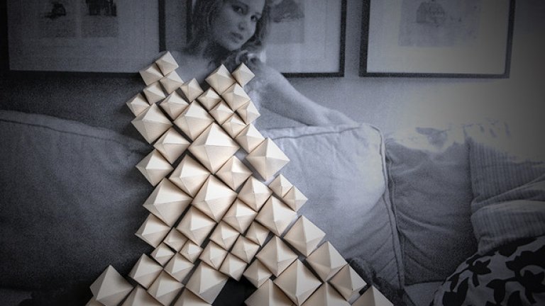 "Обличане" на голите селфита