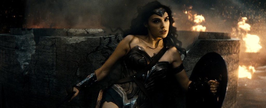 Преди това обаче DC вече снимат предисторията на Жената чудо, като във филма ще участват Гал Гадот, Крис Пайн, Дейвид Тюдис и Робин Райт...