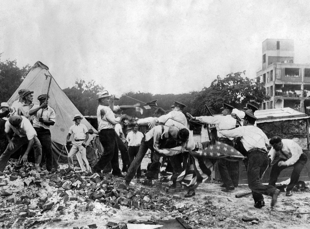 Bonus_marchers_05510_2004_001_a