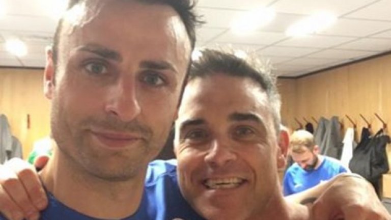 Бербатов пак вкара на "Олд Трафорд" пред Моу и Пеле