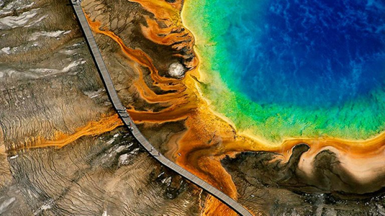 Някъде в Национален парк Йелоустоун, САЩ