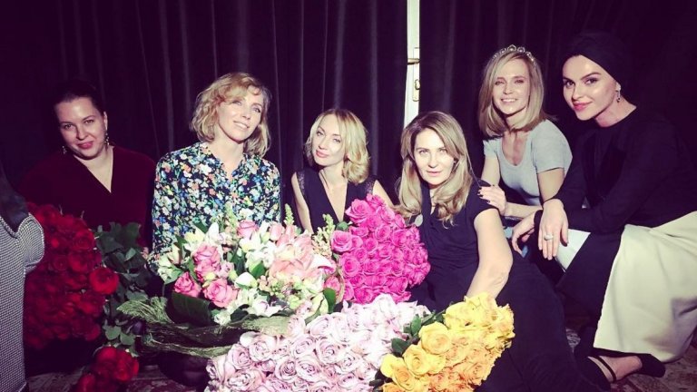 Почти през седмица страната научава за нова изтекла информация или скандал, в който са замесени близки приятели на Путин.