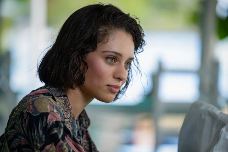 Даниела Мелшиор ("Отрядът самоубийци") тук е сред забравимите елементи, въпреки уж централната роля на персонажа ѝ от един момент нататък.