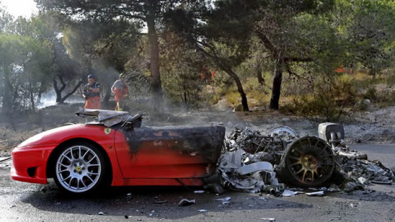 Година по-късно Евер разби зпополучната кола и оцеля в зверска катастрофа, при която спортният автомобил изгоря почти напълно.