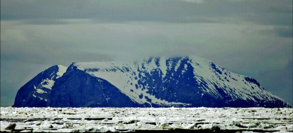 Saint_Matthew_Island_-_Cape_Upright