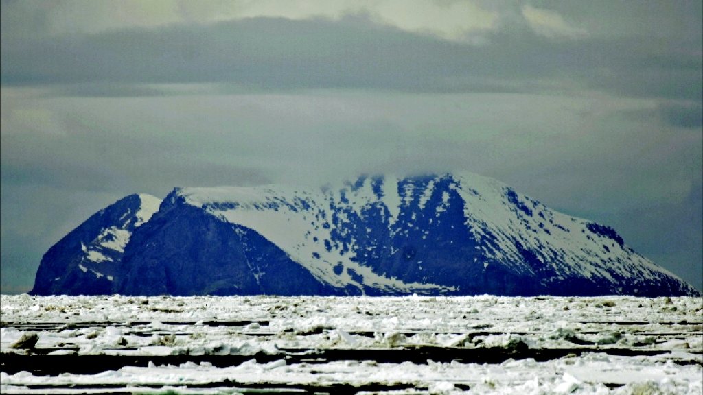 Saint_Matthew_Island_-_Cape_Upright
