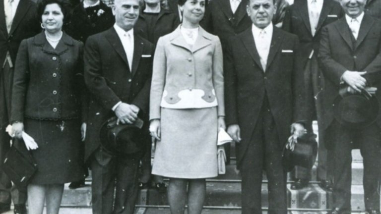 Деспина Гаспари твърди, че и тогавашният посланик на Югославия в Атина Драгомир Вучинич е бил в схемата. „Когато мъжът ми каза, че мачът е купен, с ужас видях, че точно зад нас е седнал техният посланик. Но моят съпруг ме увери, че той не знае и една дума на гръцки. Можете ли да си представите как се почувствах, когато на полувремето този човек на чист гръцки език ми каза, че резултатът е договорен за много по-важни неща от тези, които биха се случили на футболния терен?“