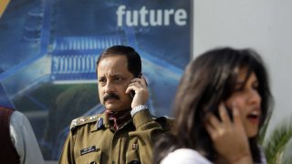 indians-on-cell-phones