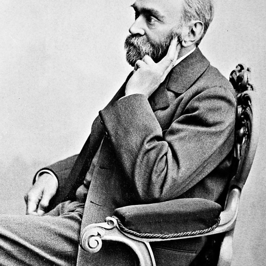 762px-AlfredNobel_adjusted