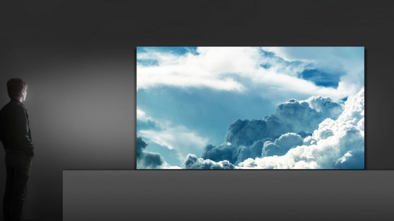 Стената на Samsung - 145-инчов модулен телевизор, който позволява добавянето на произволен брой екрани и превръщането му във видеостена по желание на собственика