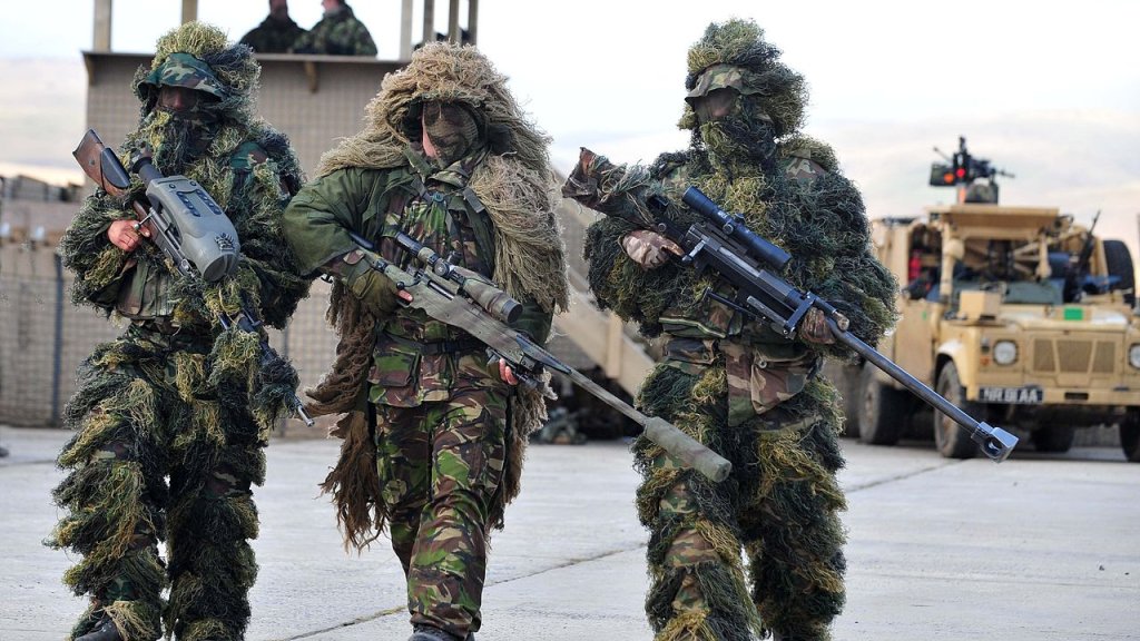 1280px-British_and_French_Snipers_During_Ex_Boars_Head