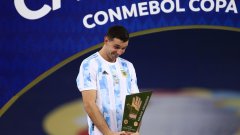 Заради само двата си допуснати гола Емилиано Мартинес бе обявен за вратар №1 на Копа Америка - индивидуален трофей, в допълнение към отборния след победата с 1:0 над Бразилия на финала.