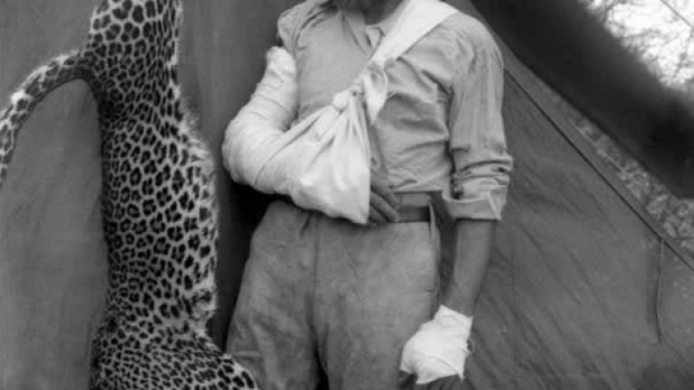 Мъж позира геройски до леопард, който е убил сам с голи ръце, след като е бил нападнат, 1896-та