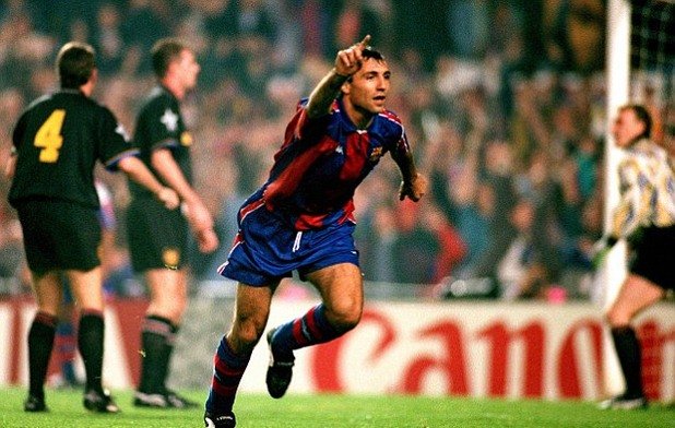 Един велик гол (1993)

През 1993 г. Стоичков вкарва невероятен гол на Реал, истинско произведение на изкуството. Той получава прехвърлящо подаване зад защитата, извърта се и директно от въздуха праща топката във вратата, за да открие резултата. Впоследствие обаче Реал обръща мача и печели с 3:1, а в реванша измъква 1:1 и взима Суперкупата. 