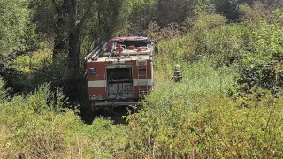 Във връзка с пожарите в страната президентът Румен Радев посети ямболската община Болярово