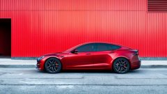 Tesla изтегля 2 млн. електромобила в САЩ заради софтуерни проблеми