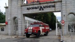 Преди малко повече от месец при ремонт в централния завод на "Арсенал" в Казанлък стана експлозия, последвана от пожар. Инцидентът тогава взе две жертви.
