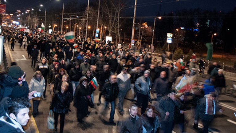 По улиците на София бяха поне 10 хиляди души