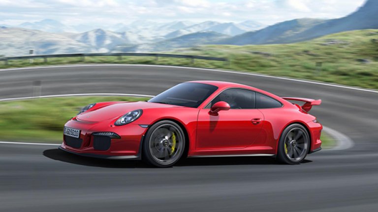 Новият GT3 става първото Porsche с управляеми задни колела