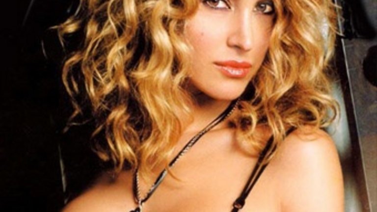 Адриана Волпе
За кратко има за гадже и известната телевизионна водеща.