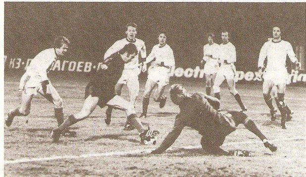 Локомотив (Сф) - Монако 4:2, 1980 г.
Начко Михайлов нанизва четири гола във вратата на гостите, което е достатъчно за елиминирането им. На реванша Локо удържа 1:2 и се класира.
Година по-рано Начко е герой и срещу Динамо (Киев), елиминиран отново от "червено-черните". Тимът от Киев е един от най-силните в Европа по това време.