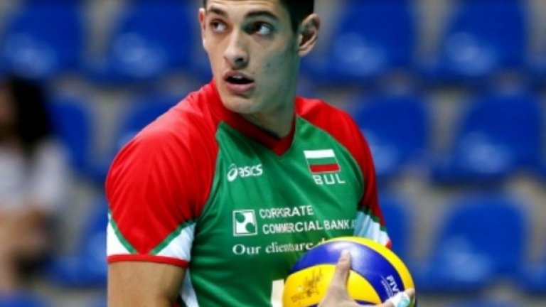 Бранимир Грозданов. Играе в турския Бешикташ, Турция. Посрещачът е на 21 години и е висок 197 см.