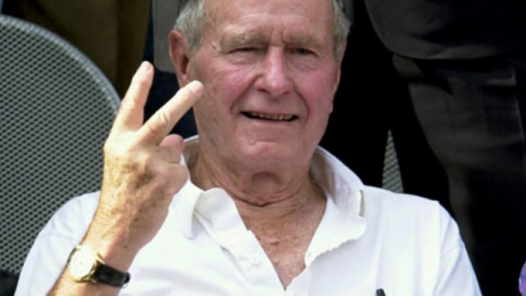 Или на Джордж Буш-старши, който в началото на 90-те предизвика дипломатически скандал в Австралия с този жест