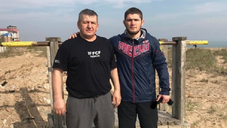 Абдулманал се закани на сина си.