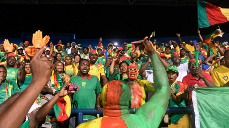 Камерун

Най-успешният африкански отбор на световни първенства тази година грабна Купата на африканските нации за пети път в историята си. Но оттогава тимът тръгна надолу и спечели само 5 от 13-те си следващи мача. А квалификационната система в Африка е жестока и само петте победители в групите от финалната фаза отиват на Световното.

В групата на Камерун първата позиция убедително зае Нигерия, а Замбия се класира на второто място. Показателно е, че осминафиналистът от Мондиал 2014 Алжир завърши последен в тази група само с 2 т. Така новата генерация на камерунците, в която не липсват обещаващи футболисти, ще трябва да почака няколко години за нов шанс да играе на световен шампионат.