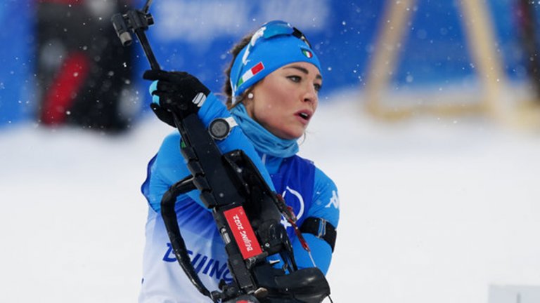 Красавицата на биатлона се лекува с водка и обожава партитата