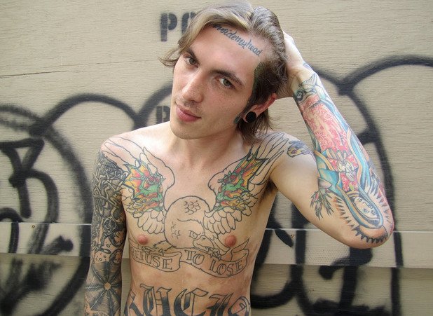 Моделът с татуираното лице Бредли Суало (Bradley Soileau) също се нарежда в класацията - на пета позиция сред най-привлекателните мъже, според жените 