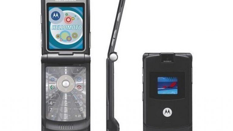 10. Motorola RAZR V3
Най-високото постижение на Motorola в топ 20 на най-продаваните телефони е RAZR V3 от 2004 г. - благодарение на неговите над 130 млн. продажби. Той държи и рекорда за най-продаван телефон с капаче.