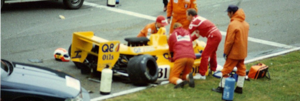 Катастрофата на Джони Хърбърт във Формула 3000 през 1988