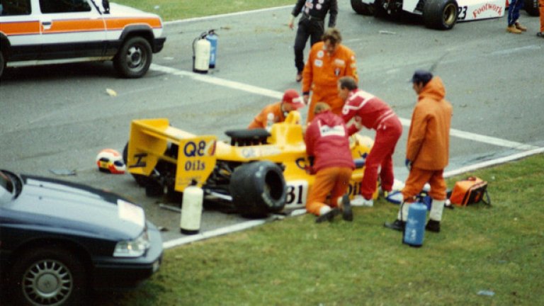 Катастрофата на Джони Хърбърт във Формула 3000 през 1988