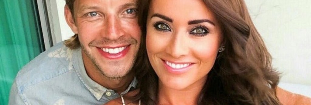 Кристина Макмилън
Танцьорката от британския X Factor се омъжи за футболиста от Нотс Каунти Алън Смит през юни, но само четири месеца по-късно щастливият им брак се разпадна. Всичко започнало от разпечатката на телефонните разговори на Алън, която Кристина получила на електронната си поща и видяла, че той се е обаждал 82 пъти на един номер и е пратил 151 sms-а на същия номер, пак в рамките на един ден.
Кристина се усъмнила и поръчала проследяващо устройство за колата на Смит, след това го последвала в ресторант и спа, където го заловила да целува 43-годишна омъжена бизнес дама, което доведе до раздялата им. А Кристина получавала разпечатката от телефонните разговори на Алън, защото той не дал свой имейл адрес, където да я получава.