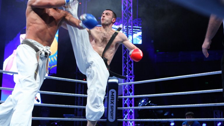 Алишер Карменов за втори път победи арменеца Артур Арушанян