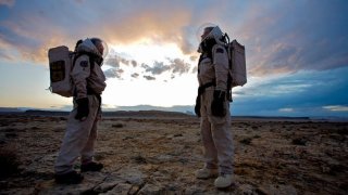 1122-VMARS-02-MARS-SOCIETY_full_800