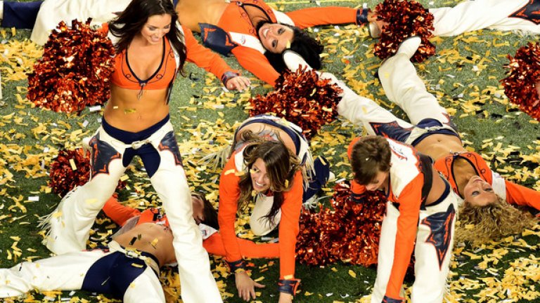 Триумф и на мажоретките на тима, които се къпят в конфетите след края и чакат купона.