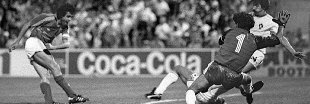 9. Късният победен гол Платини на полуфинала през 1984-а
Платини бе на върха на славата след три поредни Златни топки. Той отбеляза във всеки мач и стана голмайстор с 9 попадения, но най-важното от тях бе на полуфинала срещу Португалия. Той се разписа за победата в 119-та минута след дрибъл на Тигана.