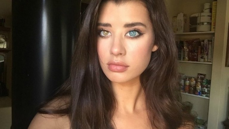 Сара е родена на 30 юли 1995 г.