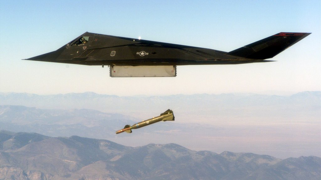 COMBAT HAMMER