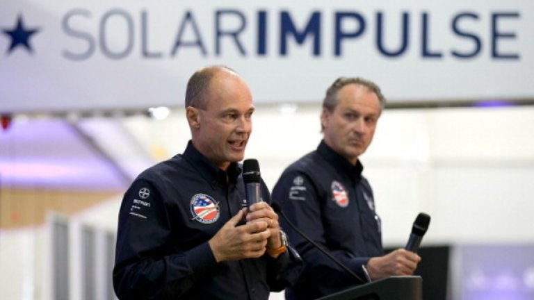 Най-тежкото изпитание за екипа на Solar Impulse 2 - Бертран Пикар и Андре Боршберг - ще бъдат презокеанските полети над Атлантическия и Тихия океан, които могат да продължат до 5 дни.