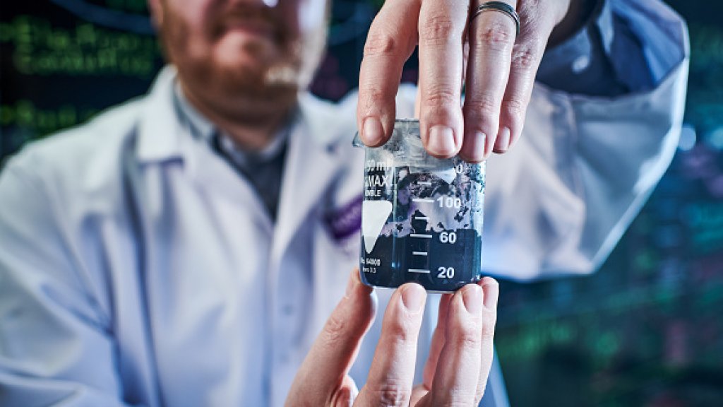 gettyimages-986925470-594x594