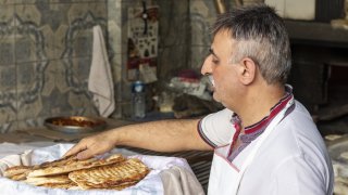 "Това не е икономическа криза, а политическа криза", казва кметът на Истанбул
